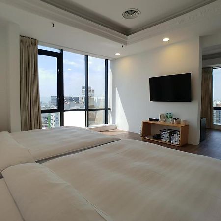 First Plaza Hotel Taichung Eksteriør billede