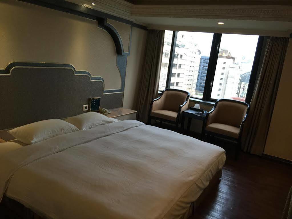 First Plaza Hotel Taichung Eksteriør billede