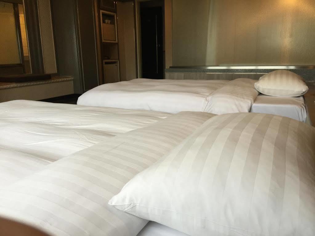 First Plaza Hotel Taichung Eksteriør billede