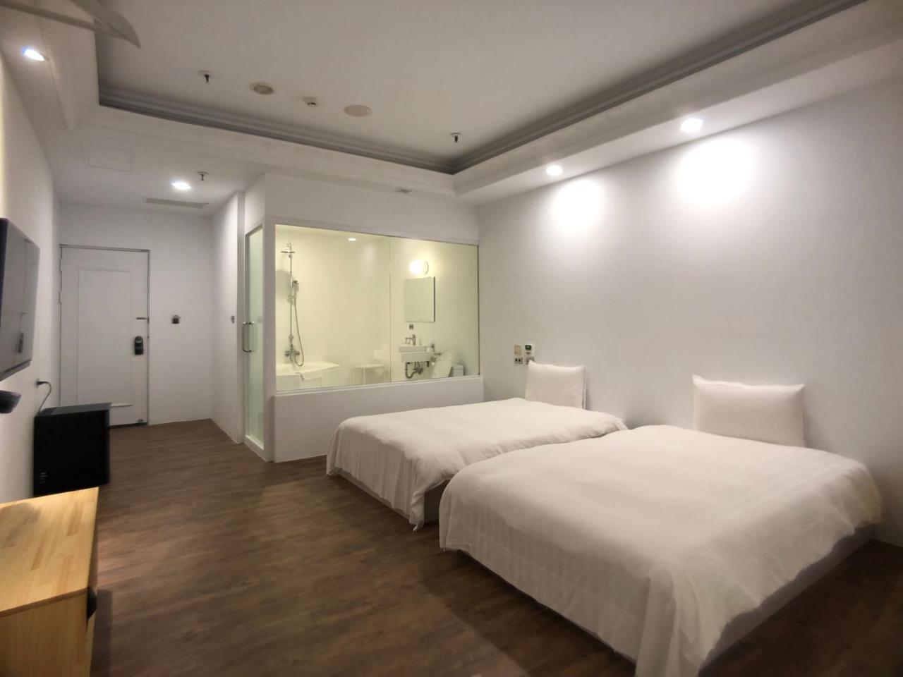 First Plaza Hotel Taichung Eksteriør billede