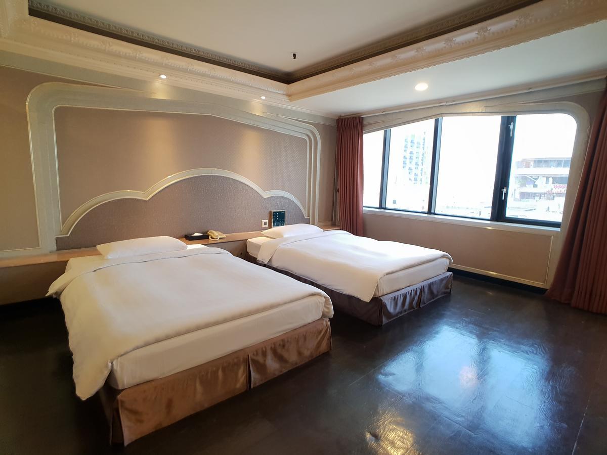 First Plaza Hotel Taichung Eksteriør billede