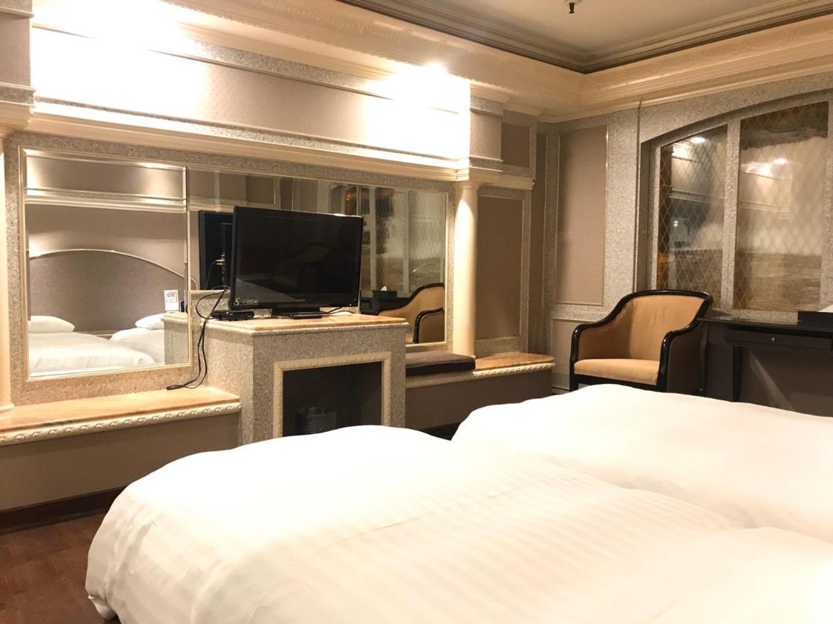 First Plaza Hotel Taichung Eksteriør billede